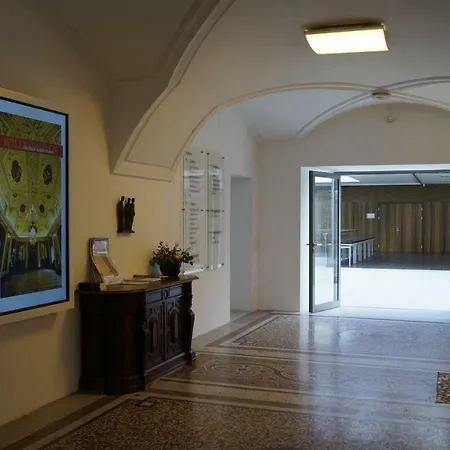 Otel Schloss Puchberg *