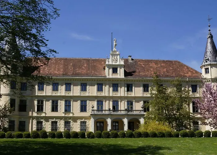 Hotel Schloss Puchberg *