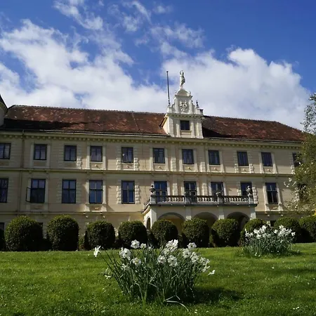 Отель Schloss Puchberg