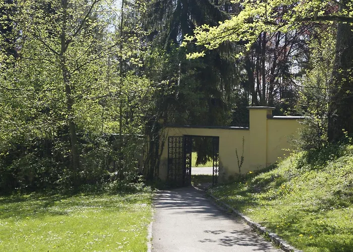 Hotel Schloss Puchberg *